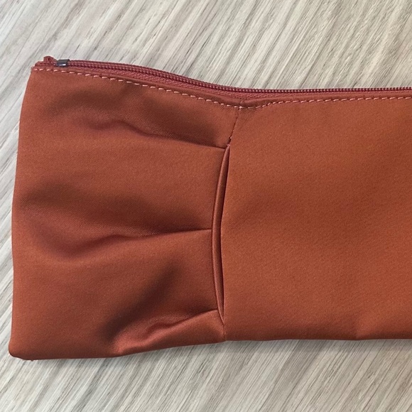 Brontibay Paris - Burnt Orange Satin Bow Clutch Purse with Zip - Picture 3 of 12